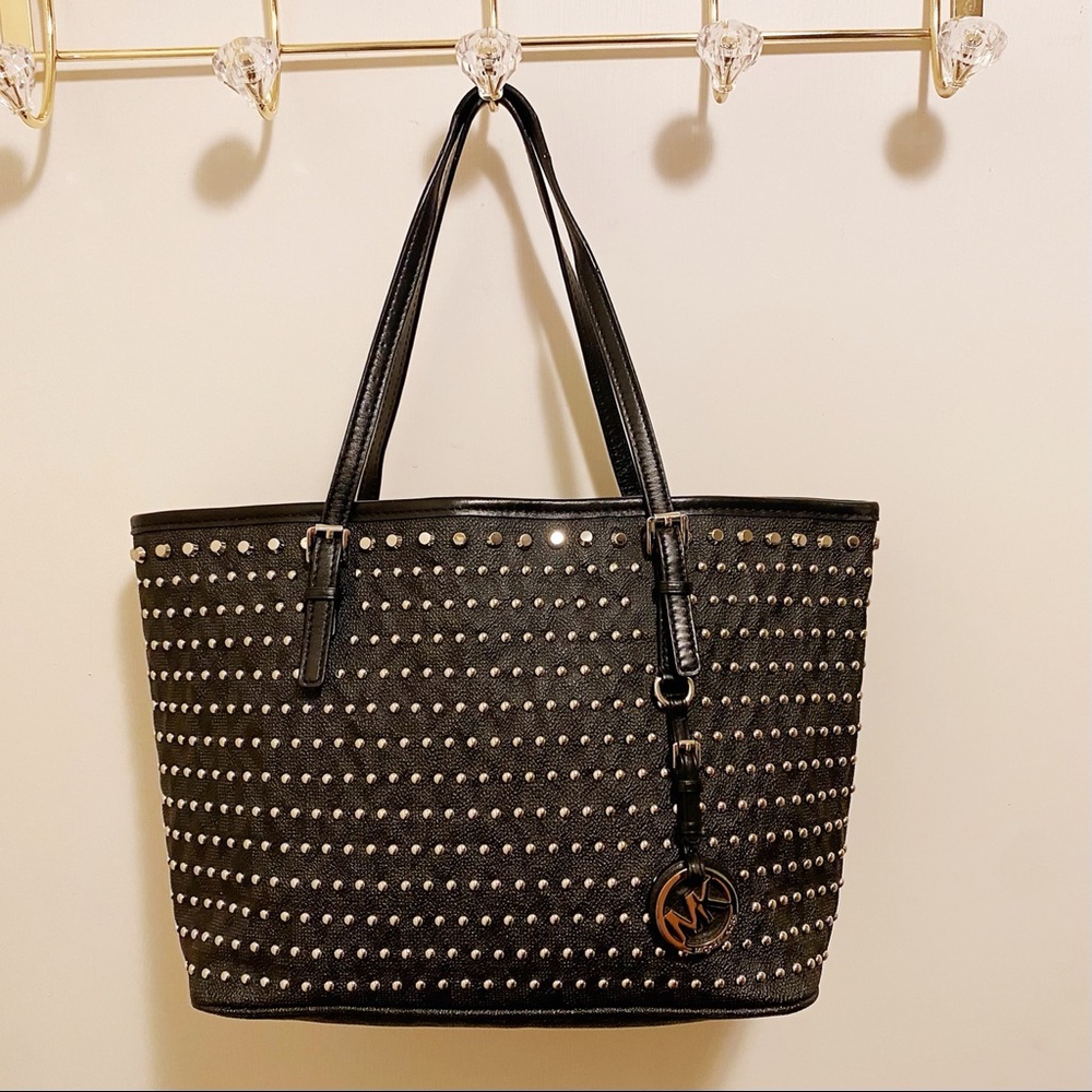 MICHAEL Kors Jet Set Studded Medium Travel tote